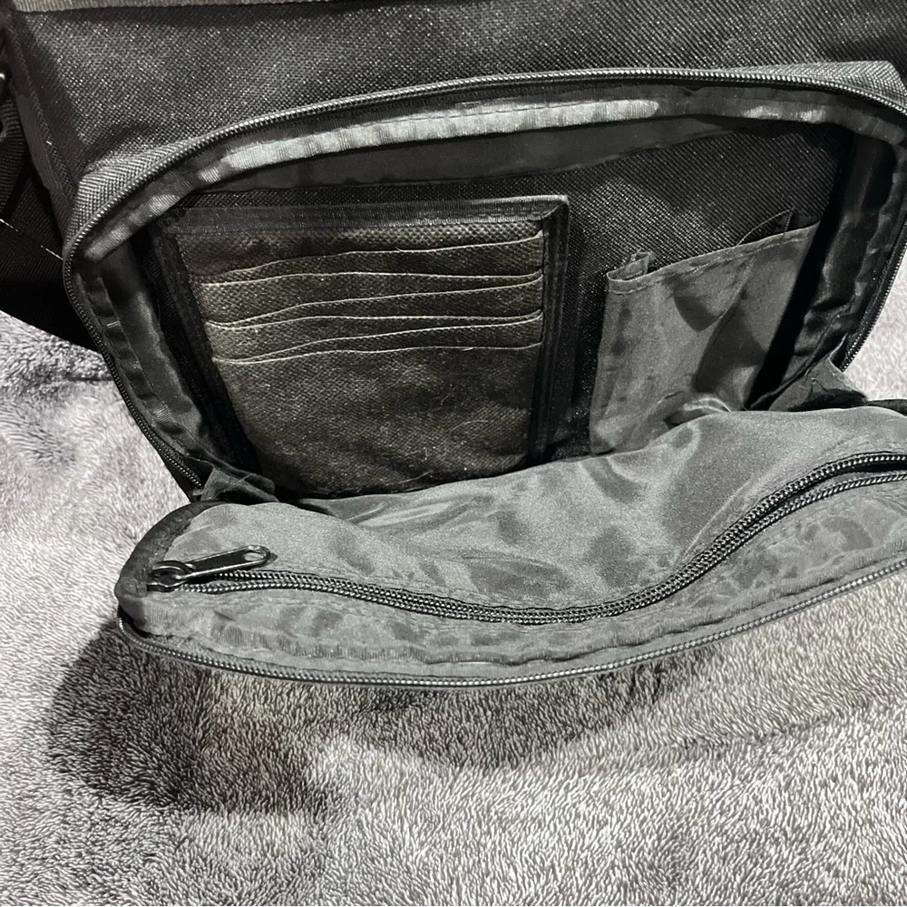 Targus CityGear II Hybrid Messenger Bag tablet small laptops unisex